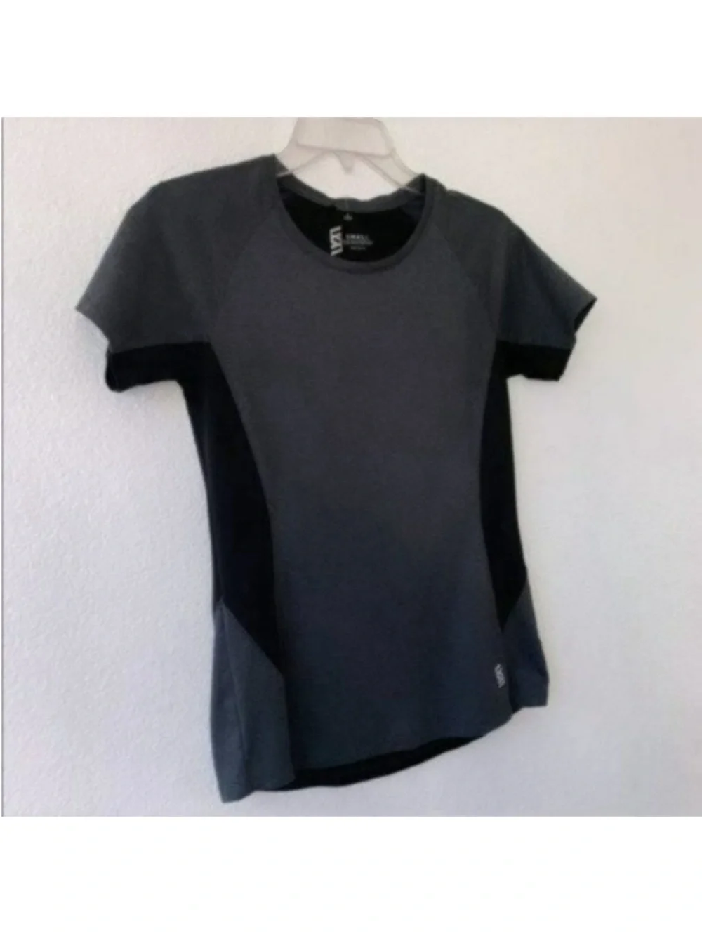 Second Skin grey black athletic short sleeve top tshirt